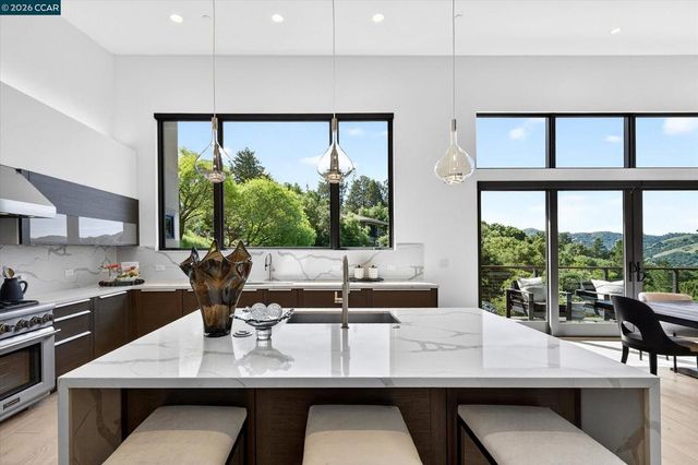 564 Tahos Rd, Orinda, CA 94563