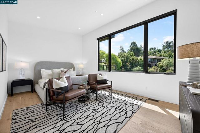 564 Tahos Rd, Orinda, CA 94563