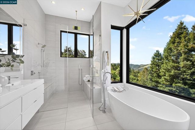 564 Tahos Rd, Orinda, CA 94563