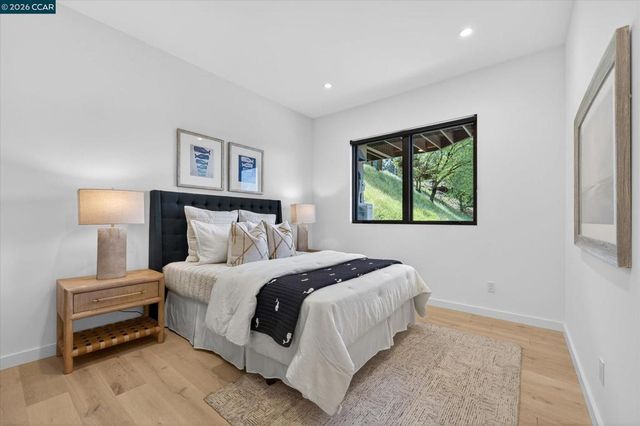 564 Tahos Rd, Orinda, CA 94563