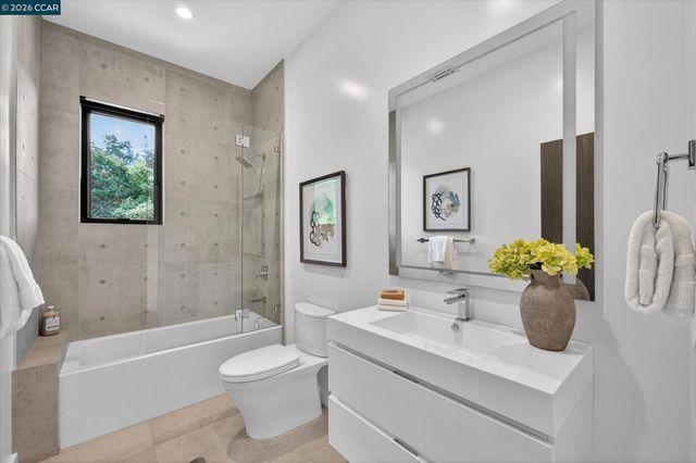 564 Tahos Rd, Orinda, CA 94563