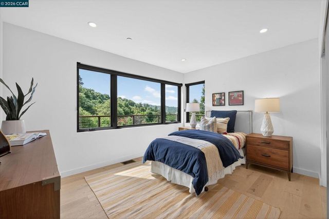 564 Tahos Rd, Orinda, CA 94563