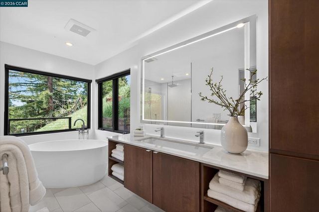 564 Tahos Rd, Orinda, CA 94563