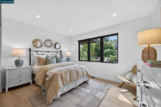 564 Tahos Rd, Orinda, CA 94563