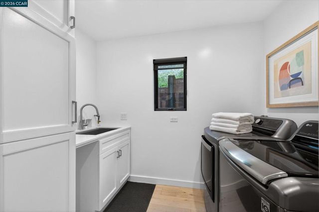 564 Tahos Rd, Orinda, CA 94563