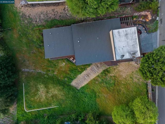 564 Tahos Rd, Orinda, CA 94563