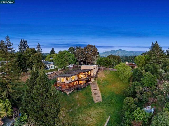 564 Tahos Rd, Orinda, CA 94563
