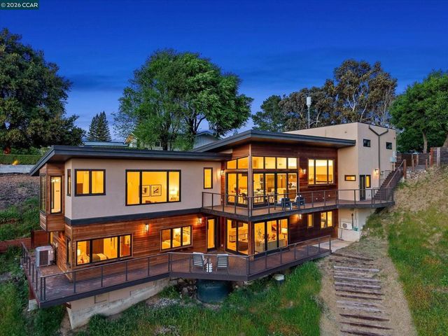 564 Tahos Rd, Orinda, CA 94563