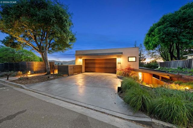 564 Tahos Rd, Orinda, CA 94563