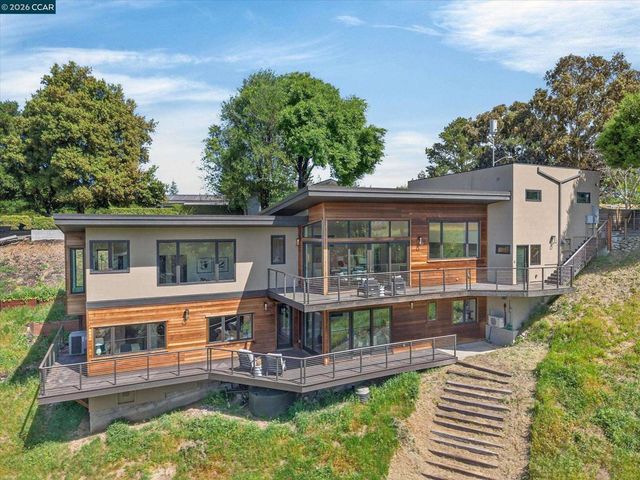 564 Tahos Rd, Orinda, CA 94563