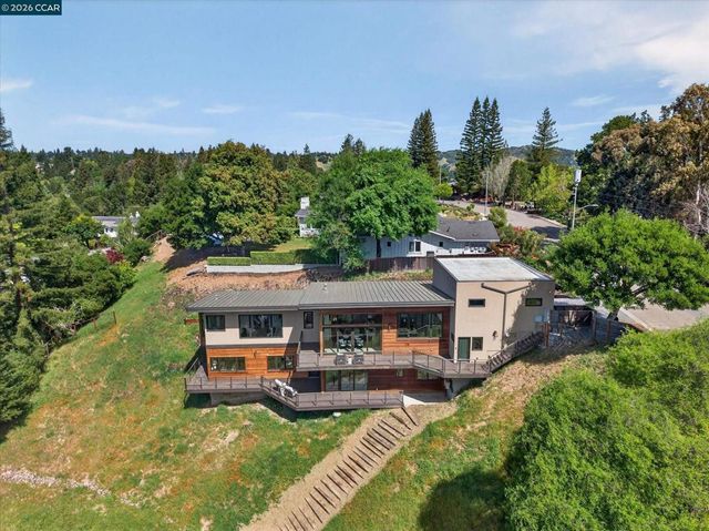 564 Tahos Rd, Orinda, CA 94563