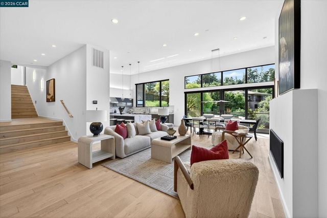 564 Tahos Rd, Orinda, CA 94563