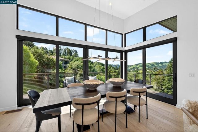 564 Tahos Rd, Orinda, CA 94563