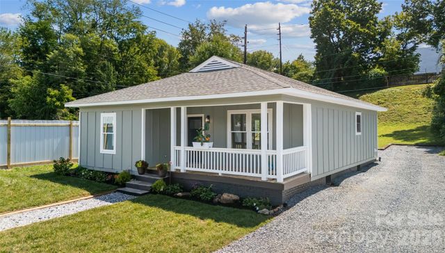 156 Edwards Avenue, Swannanoa, NC 28778