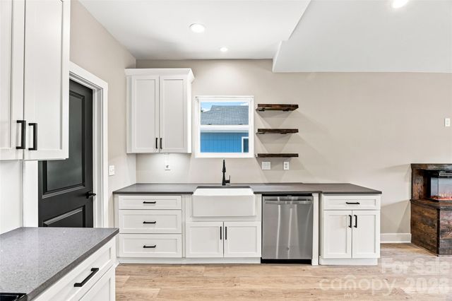 156 Edwards Avenue, Swannanoa, NC 28778