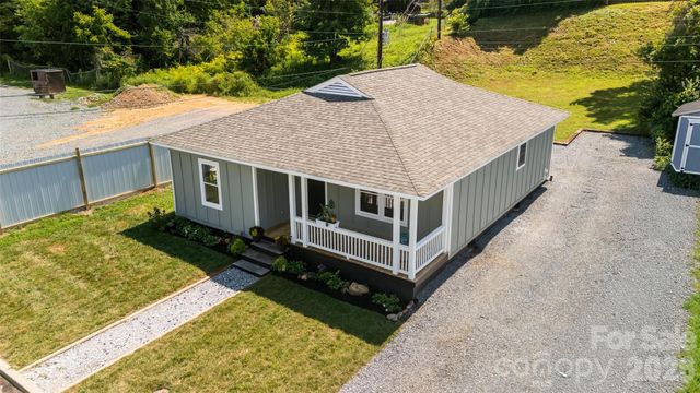 156 Edwards Avenue, Swannanoa, NC 28778