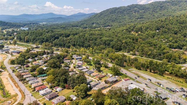 156 Edwards Avenue, Swannanoa, NC 28778