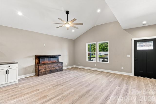 156 Edwards Avenue, Swannanoa, NC 28778