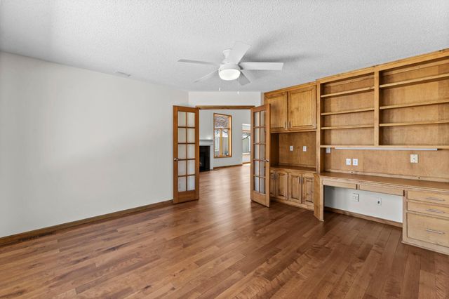 303 Sunflower Court, Vadnais Heights, MN 55127