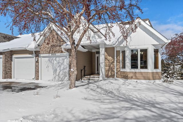 303 Sunflower Court, Vadnais Heights, MN 55127