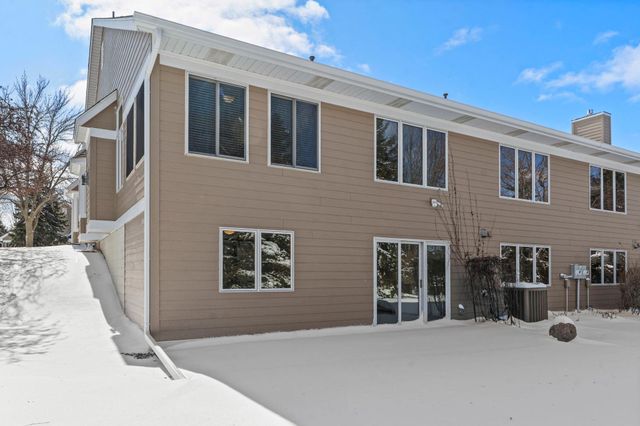 303 Sunflower Court, Vadnais Heights, MN 55127