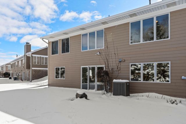 303 Sunflower Court, Vadnais Heights, MN 55127