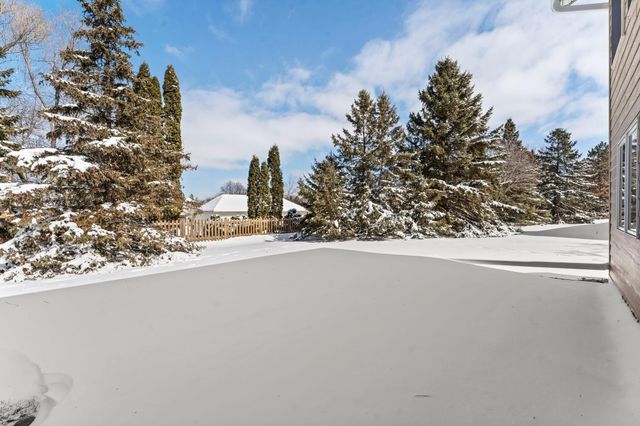 303 Sunflower Court, Vadnais Heights, MN 55127