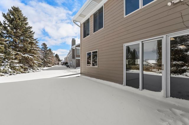303 Sunflower Court, Vadnais Heights, MN 55127