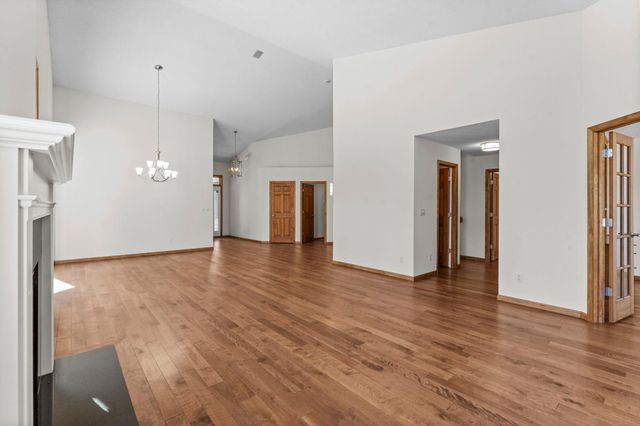 303 Sunflower Court, Vadnais Heights, MN 55127