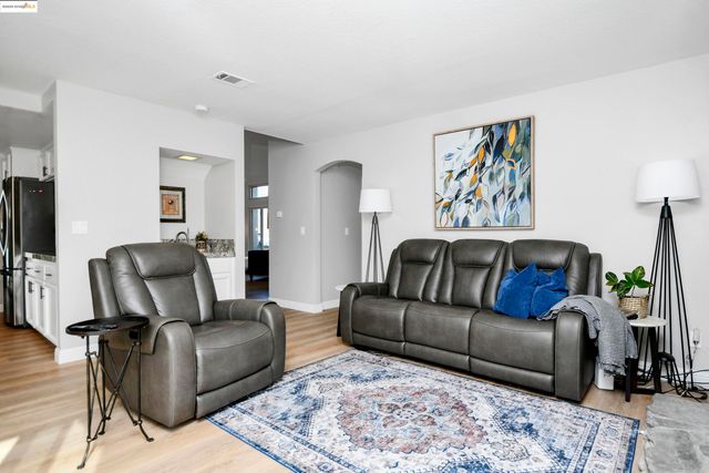 2060 Bowsprit Ct, Discovery Bay, CA 94505