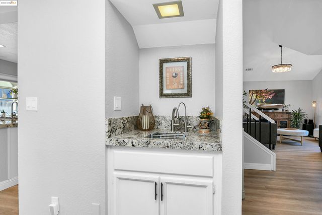 2060 Bowsprit Ct, Discovery Bay, CA 94505