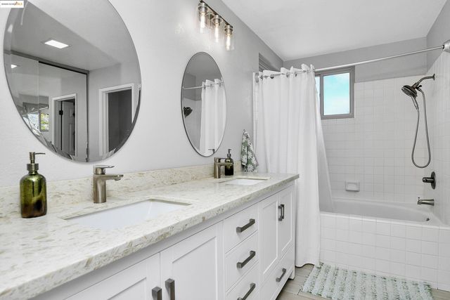 2060 Bowsprit Ct, Discovery Bay, CA 94505