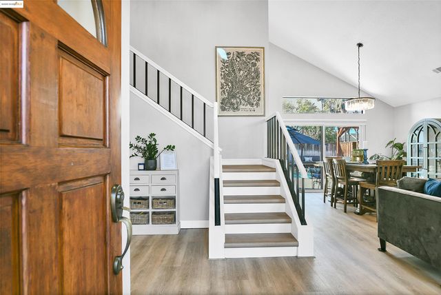 2060 Bowsprit Ct, Discovery Bay, CA 94505