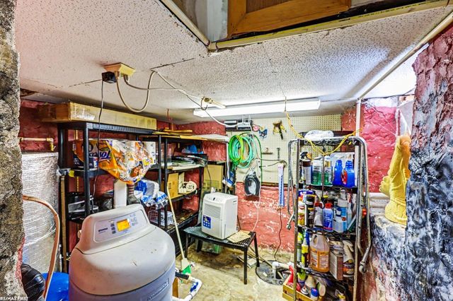 99 E Elmwood Street, Leonard, MI 48367