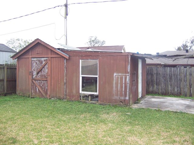 3700 Thomas Dr, Houma, LA 70363