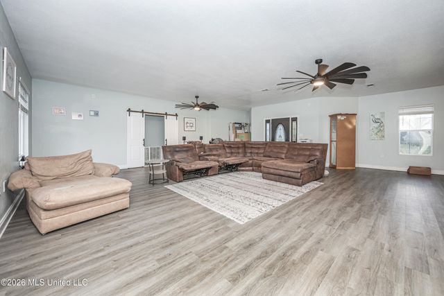 15405 Drake Lane, Biloxi, MS 39532
