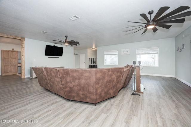 15405 Drake Lane, Biloxi, MS 39532
