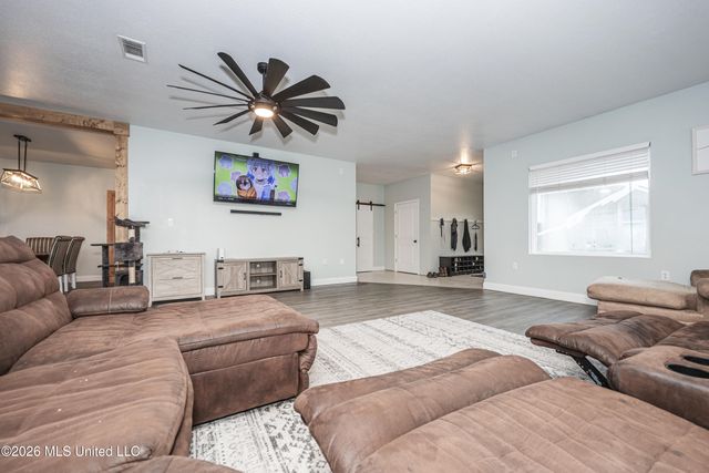15405 Drake Lane, Biloxi, MS 39532