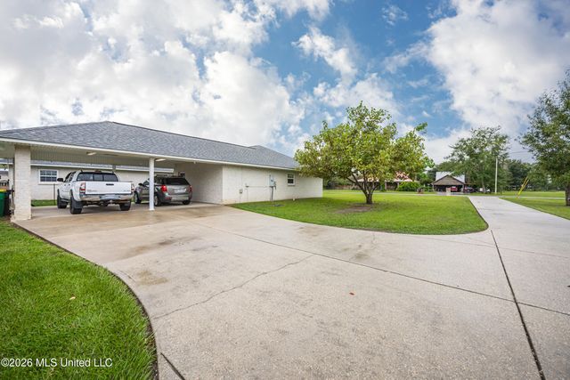 15405 Drake Lane, Biloxi, MS 39532