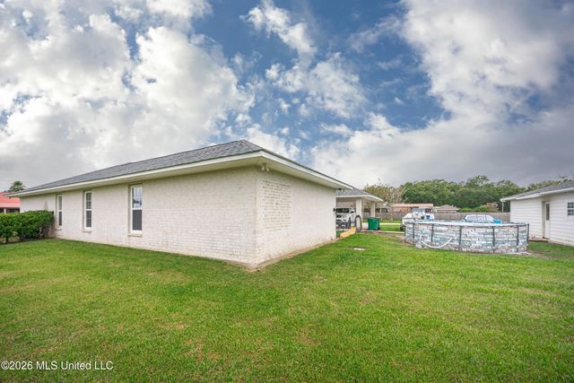 15405 Drake Lane, Biloxi, MS 39532