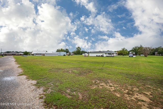 15405 Drake Lane, Biloxi, MS 39532