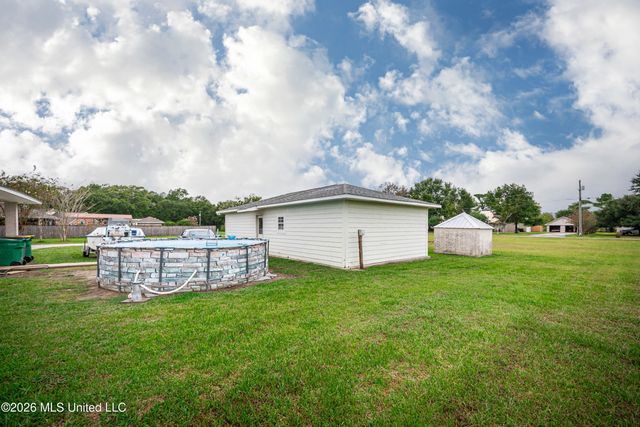 15405 Drake Lane, Biloxi, MS 39532
