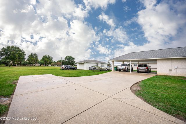15405 Drake Lane, Biloxi, MS 39532
