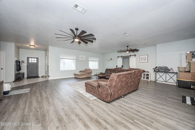 15405 Drake Lane, Biloxi, MS 39532