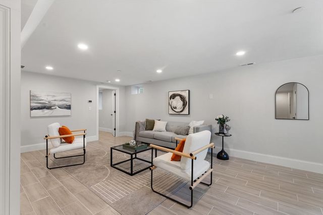 227 Highland Ave 1, Somerville, MA 02143