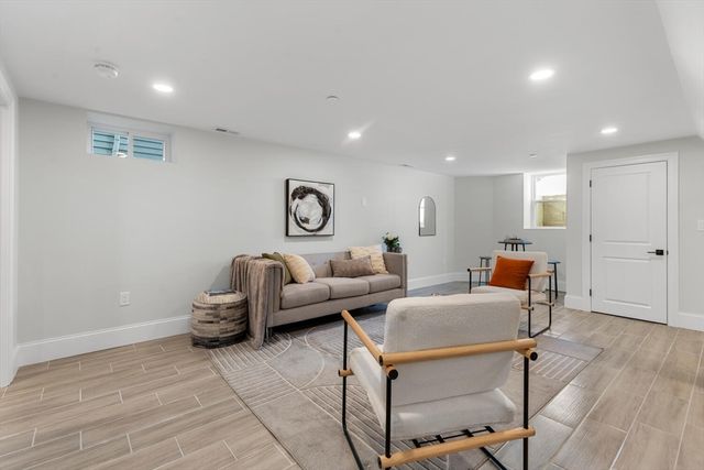 227 Highland Ave 1, Somerville, MA 02143