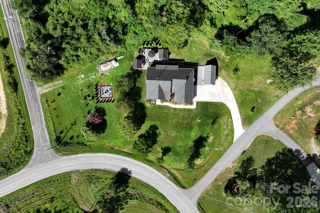 29 Banner Cottages Lane, Mills River, NC 28759