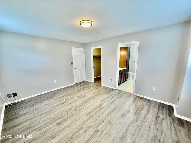 3 Dressage Court, Tinton Falls, NJ 07753