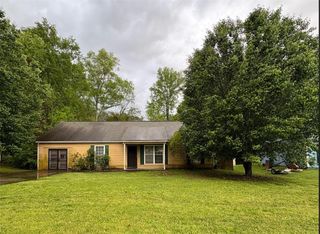3040 Garnet Way, Atlanta, GA 30349