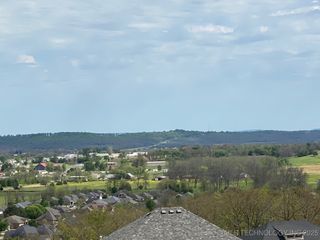 809 Ridgeview Drive, Tahlequah, OK 74464